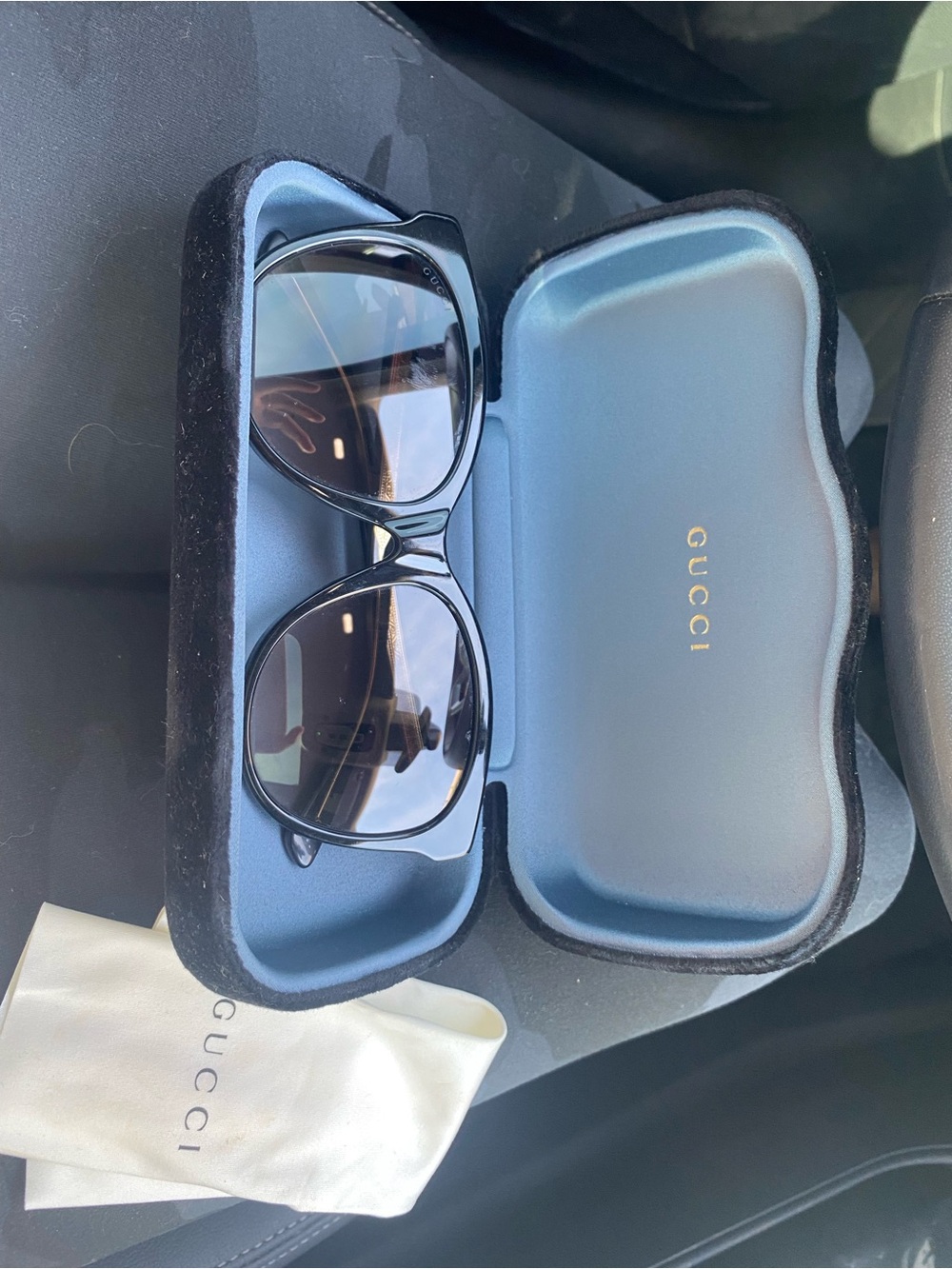 Gucci Black Gloss Cat-Eye Sunglasses with Brown Gradient Lenses - Picture 3 of 3